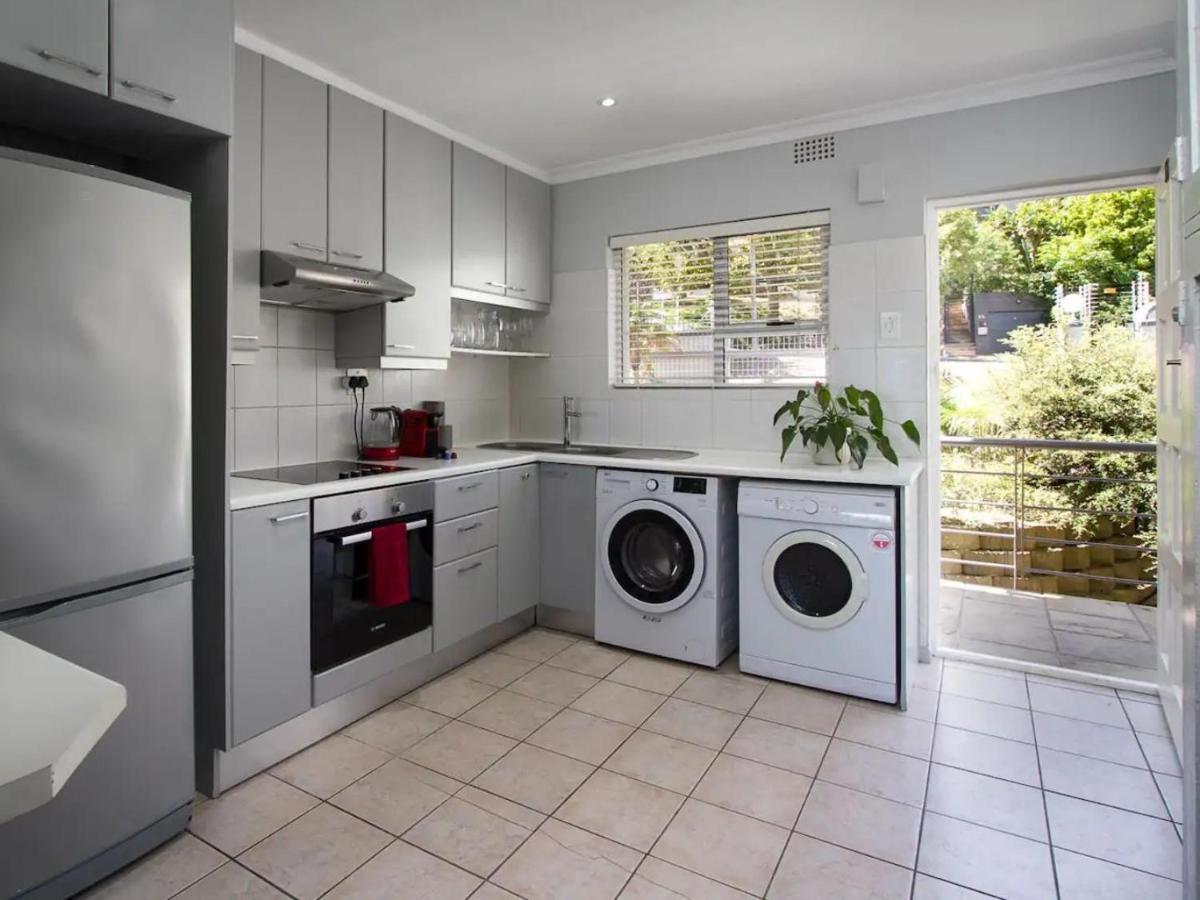 Seaview Camps Bay 6 Sleeper Apartment *